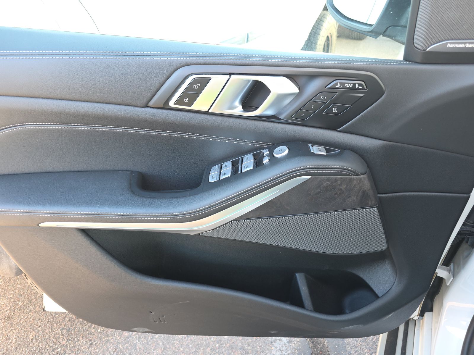 2025 BMW X7 xDrive40i AWD