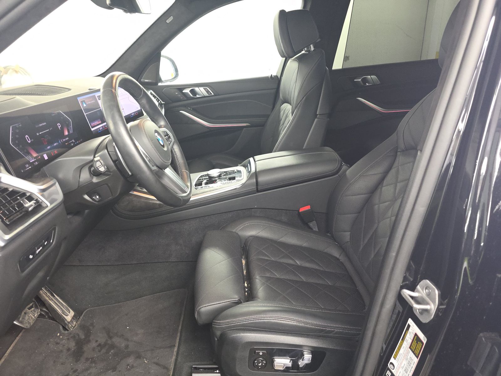 2025 BMW X7 xDrive40i AWD