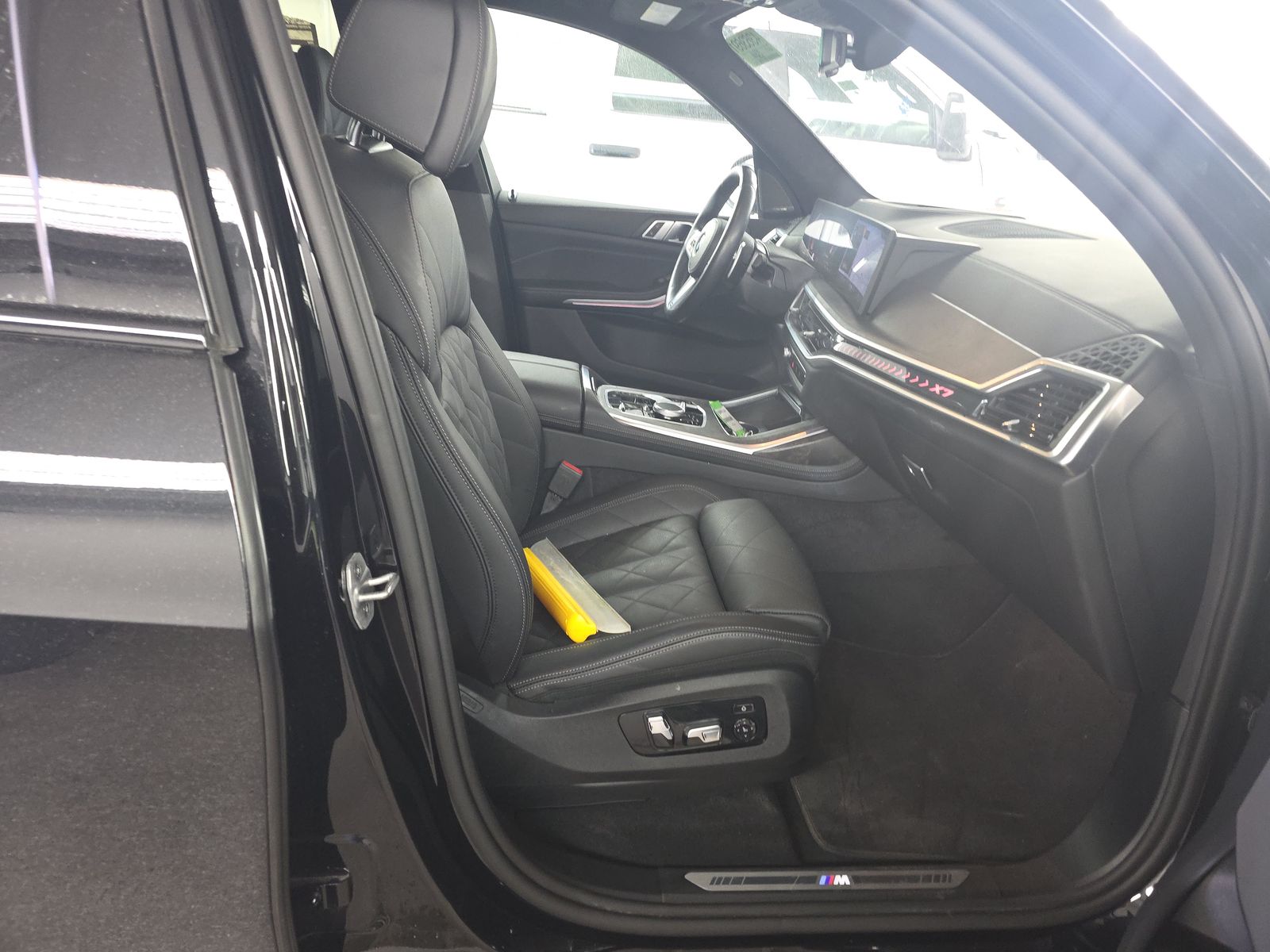 2025 BMW X7 xDrive40i AWD