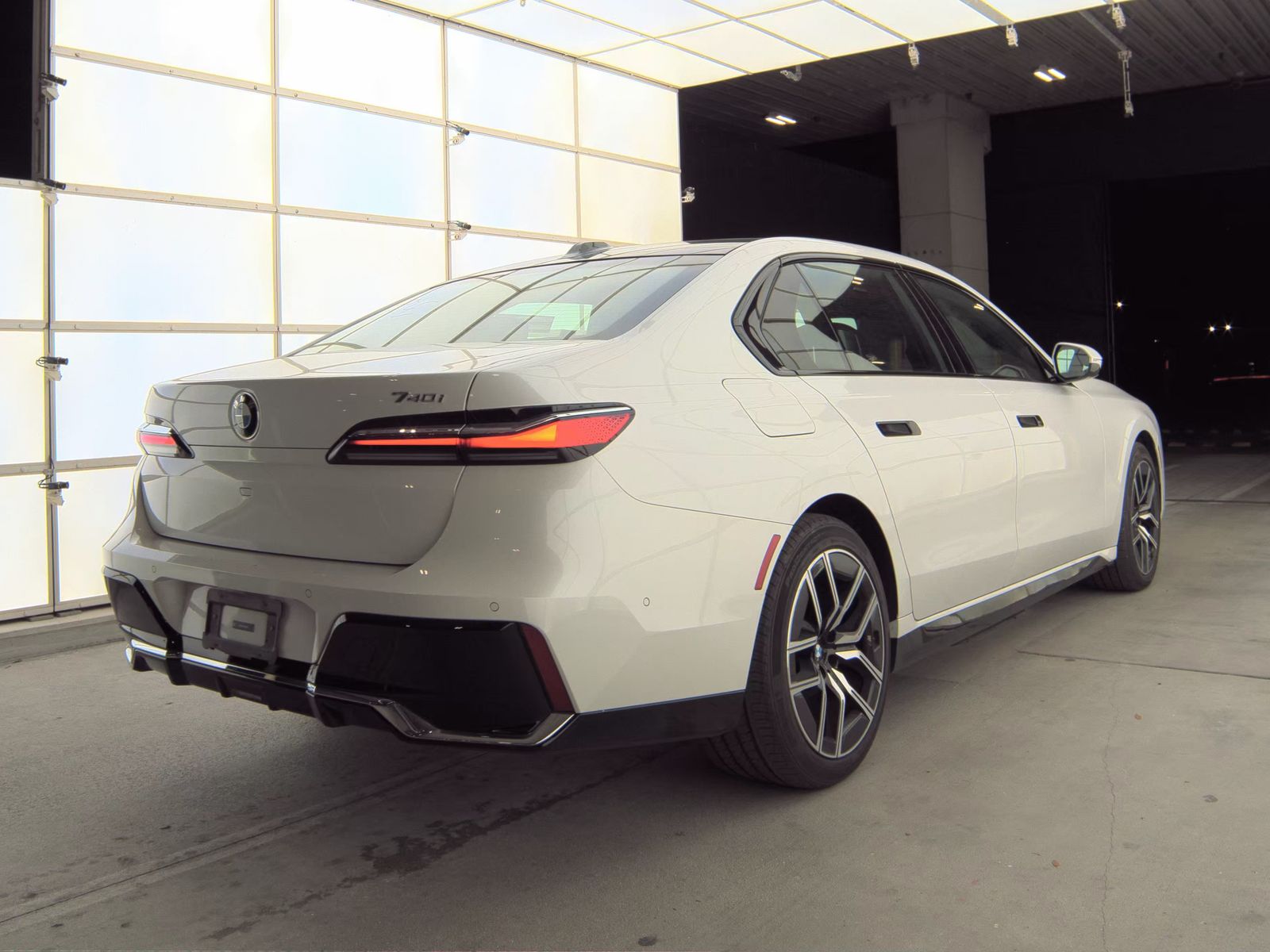 2025 BMW 7 Series 740i RWD