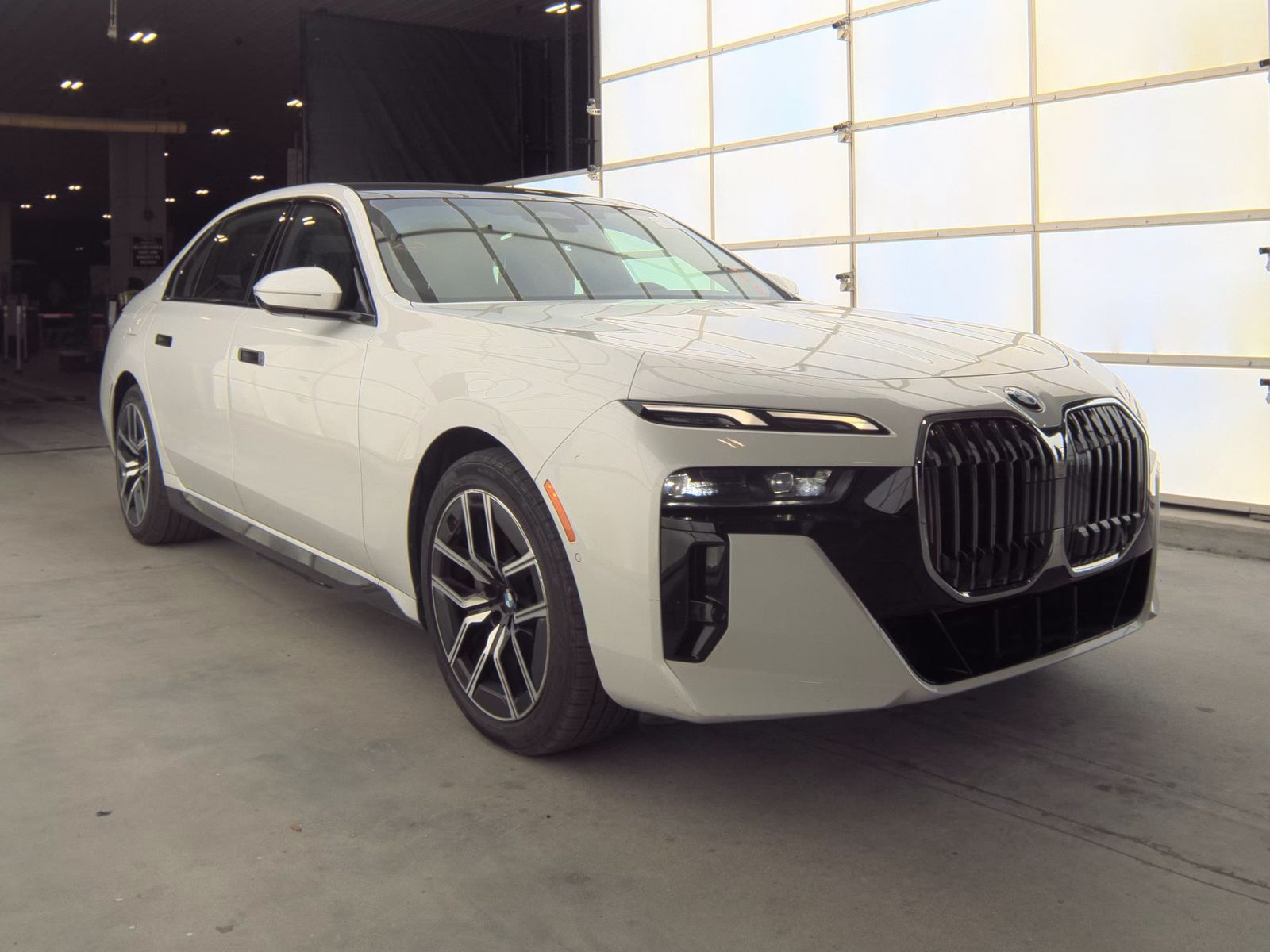 2025 BMW 7 Series 740i RWD