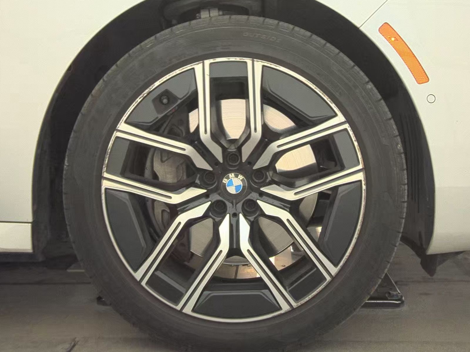 2025 BMW 7 Series 740i RWD