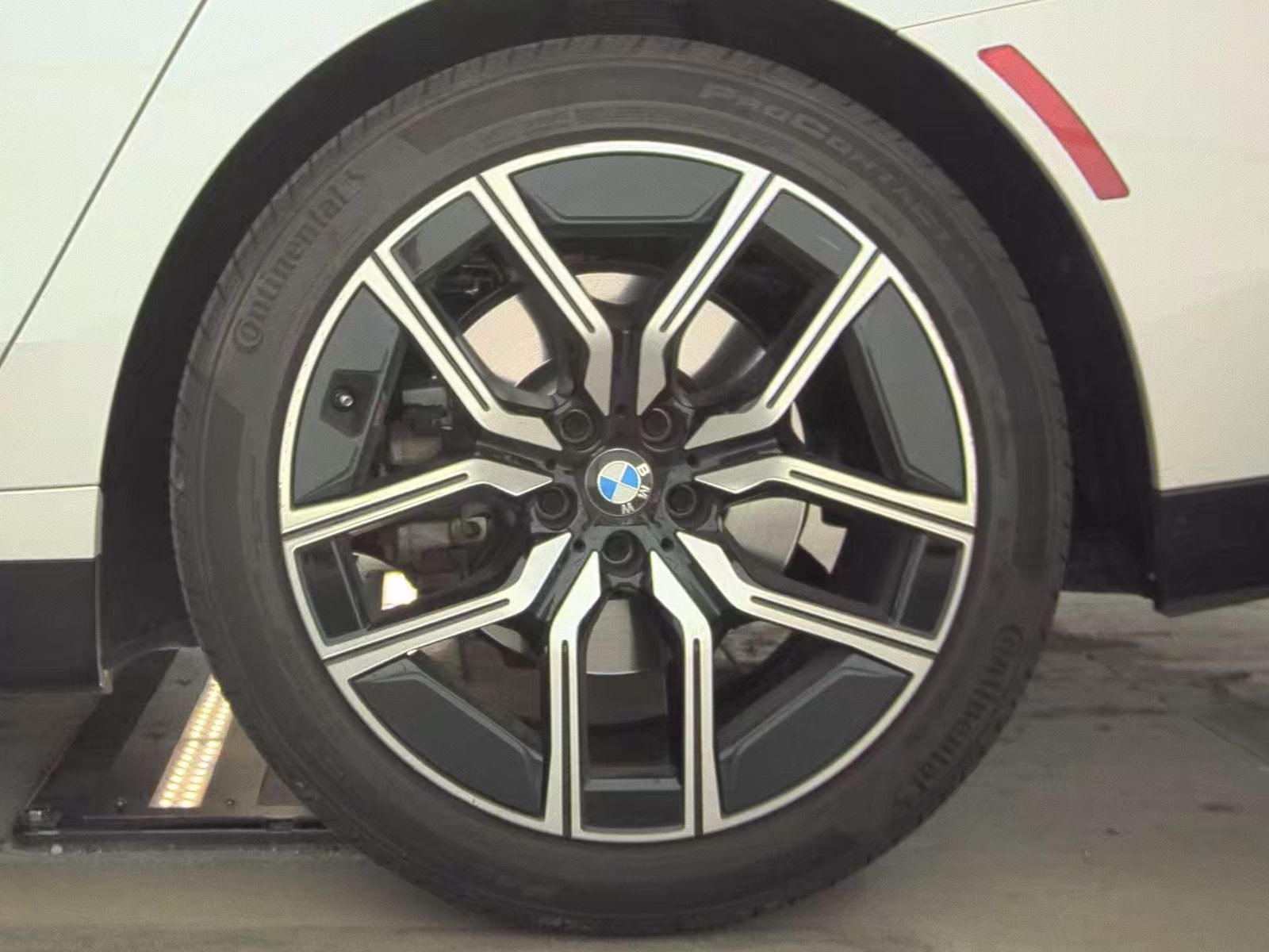 2025 BMW 7 Series 740i RWD