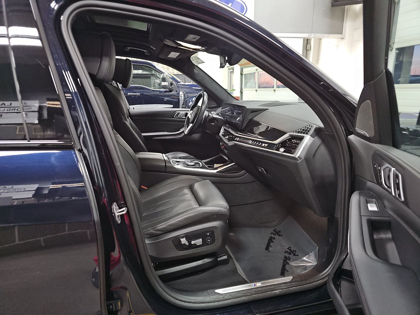 2023 BMW X7 xDrive40i AWD