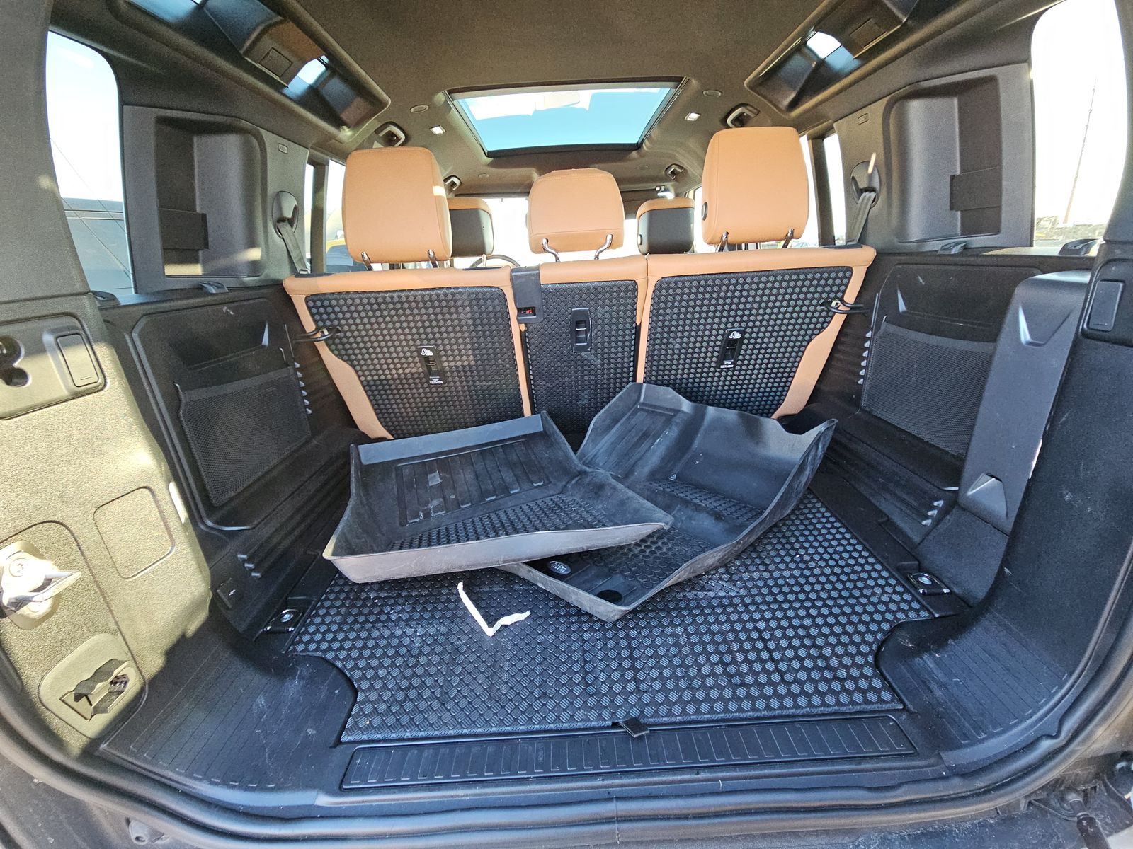 2023 Land Rover Defender 110 30th Anniversary Edition AWD