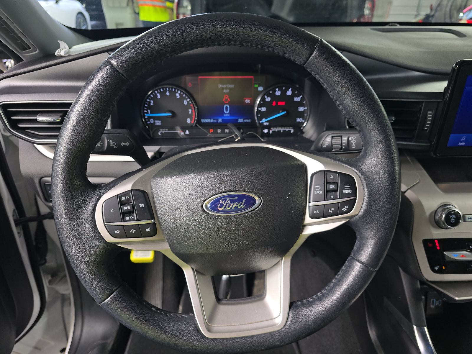 2023 Ford Explorer XLT RWD