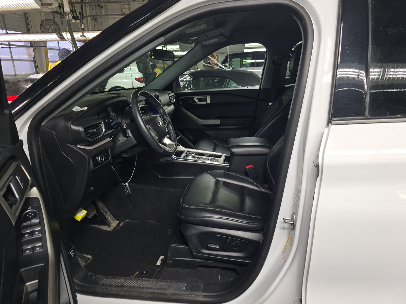 2023 Ford Explorer XLT RWD