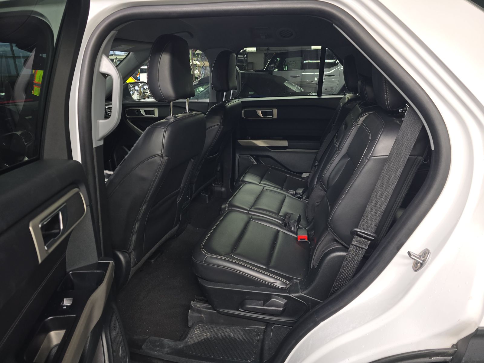 2023 Ford Explorer XLT RWD