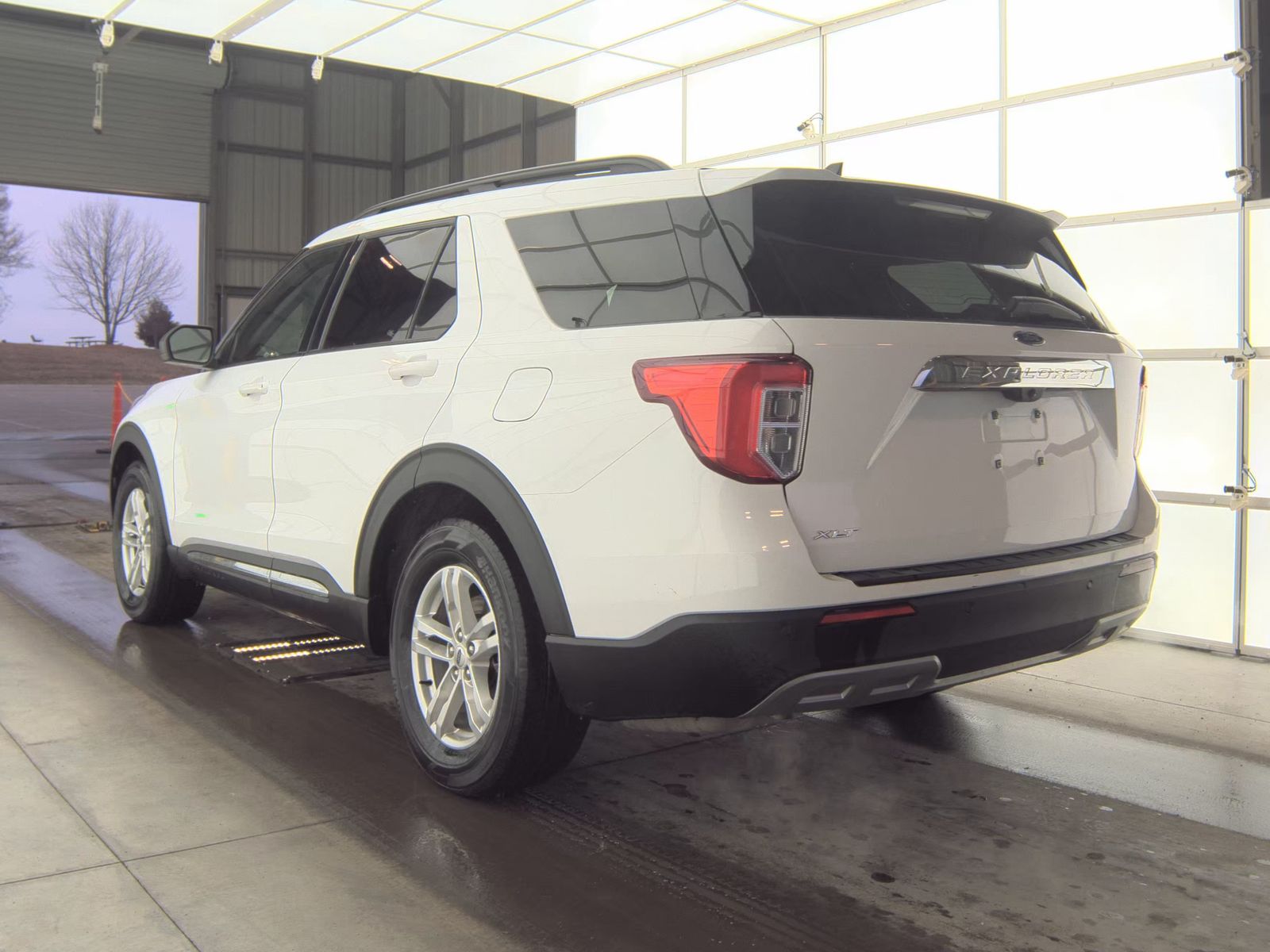 2023 Ford Explorer XLT RWD