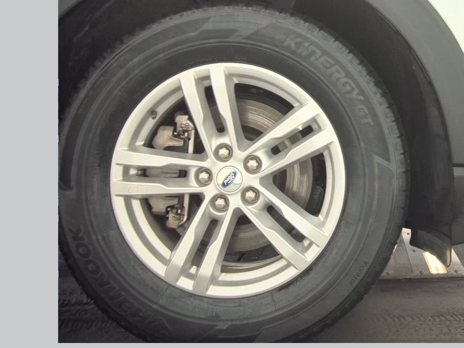 2023 Ford Explorer XLT RWD