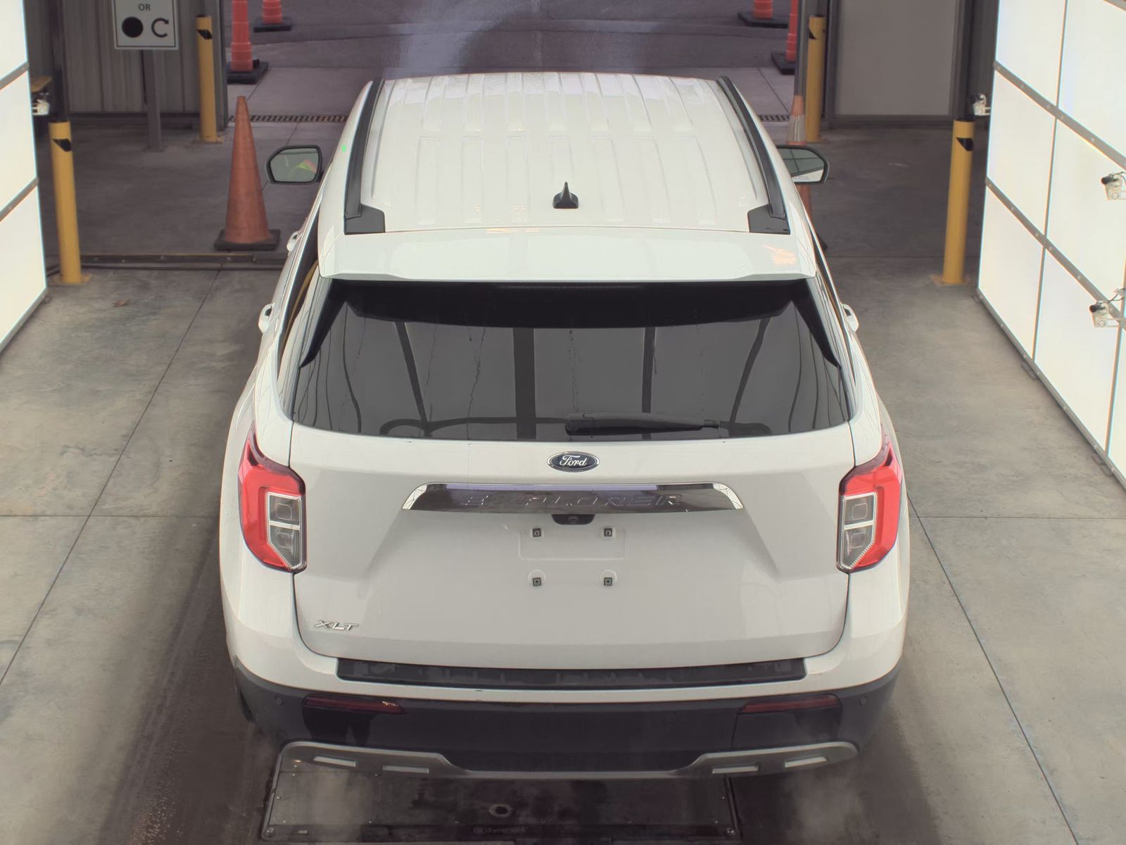 2023 Ford Explorer XLT RWD