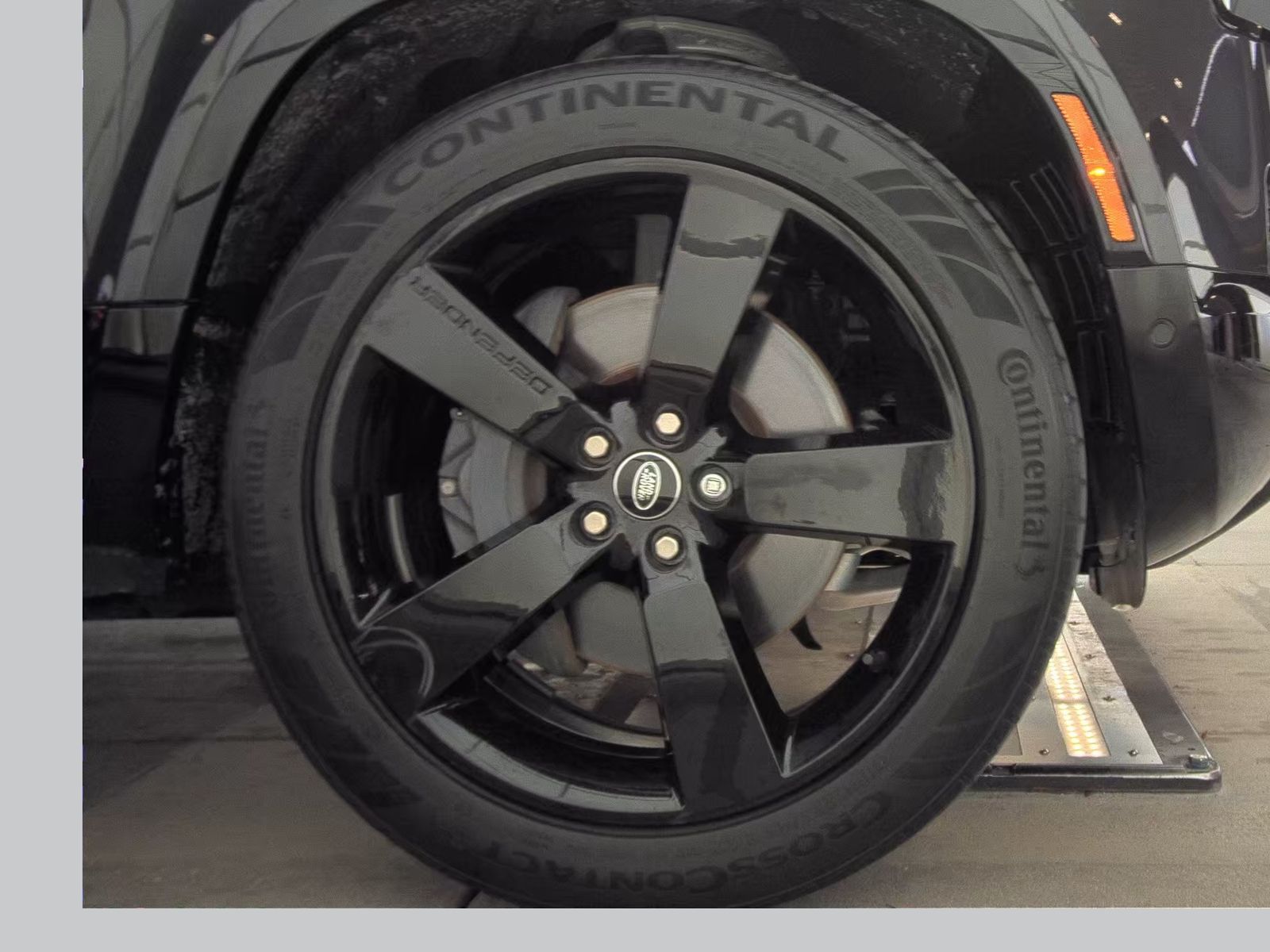 2022 Land Rover Defender 110 X-Dynamic HSE AWD