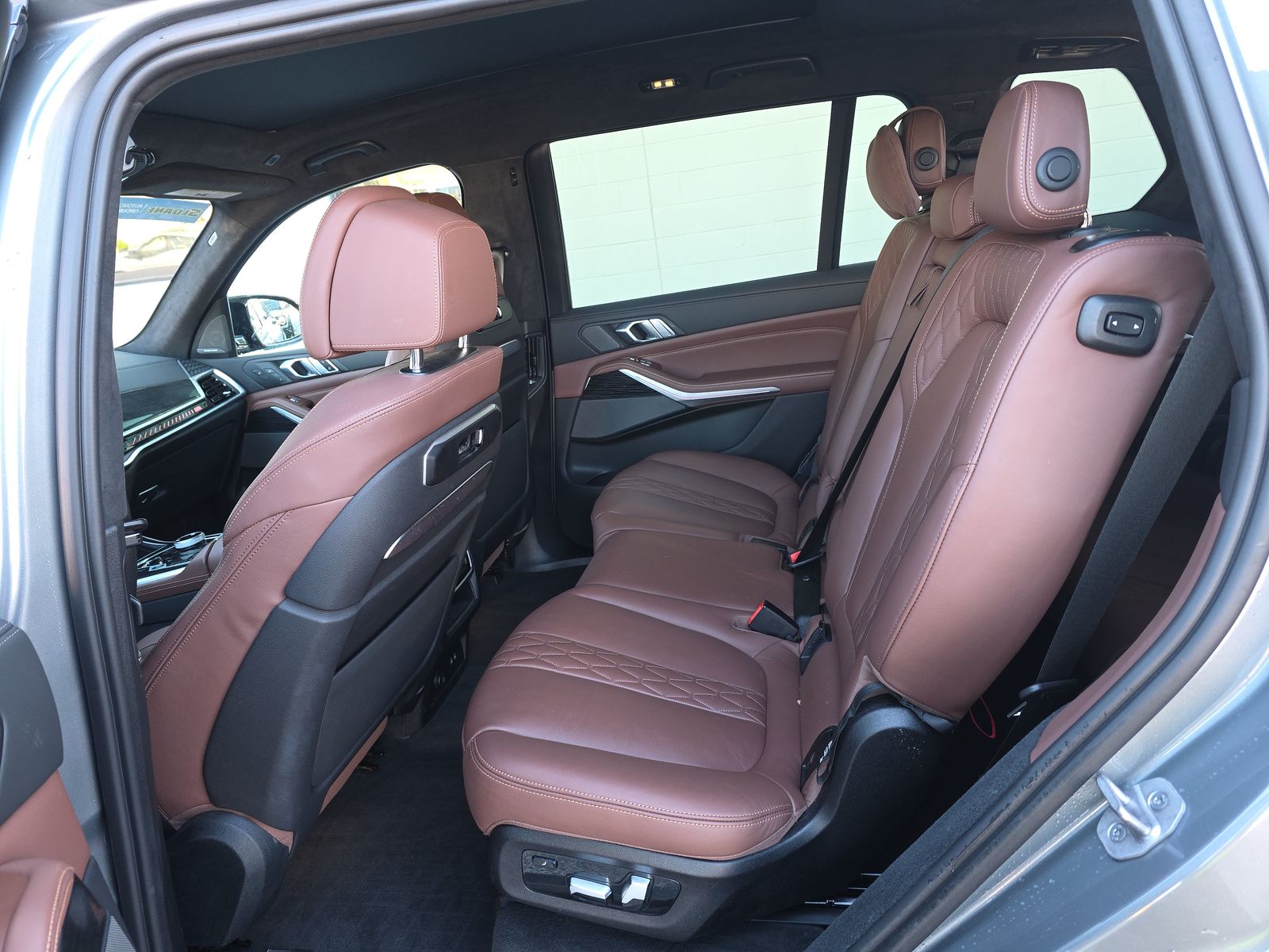 2023 BMW X7 M60i AWD