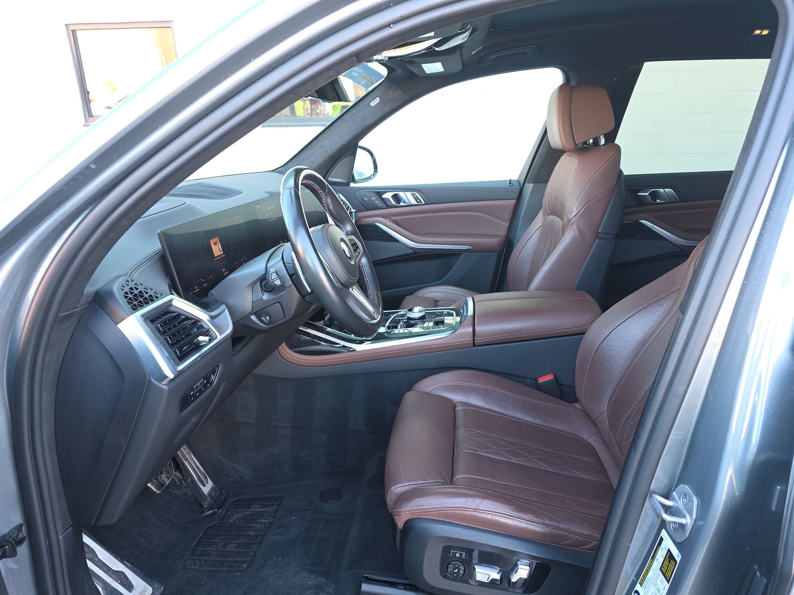 2023 BMW X7 M60i AWD