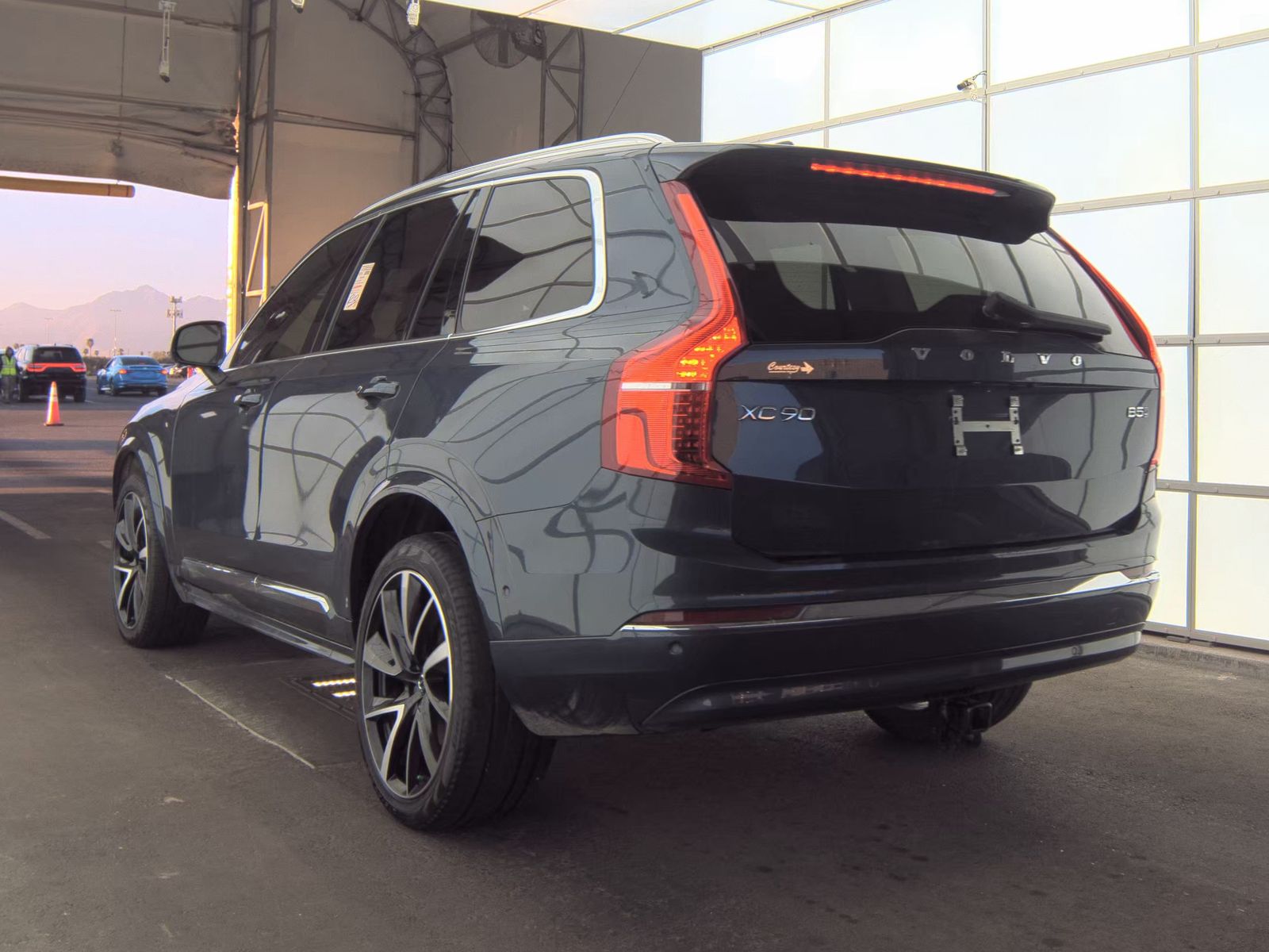 2024 Volvo XC90 B5 Plus AWD