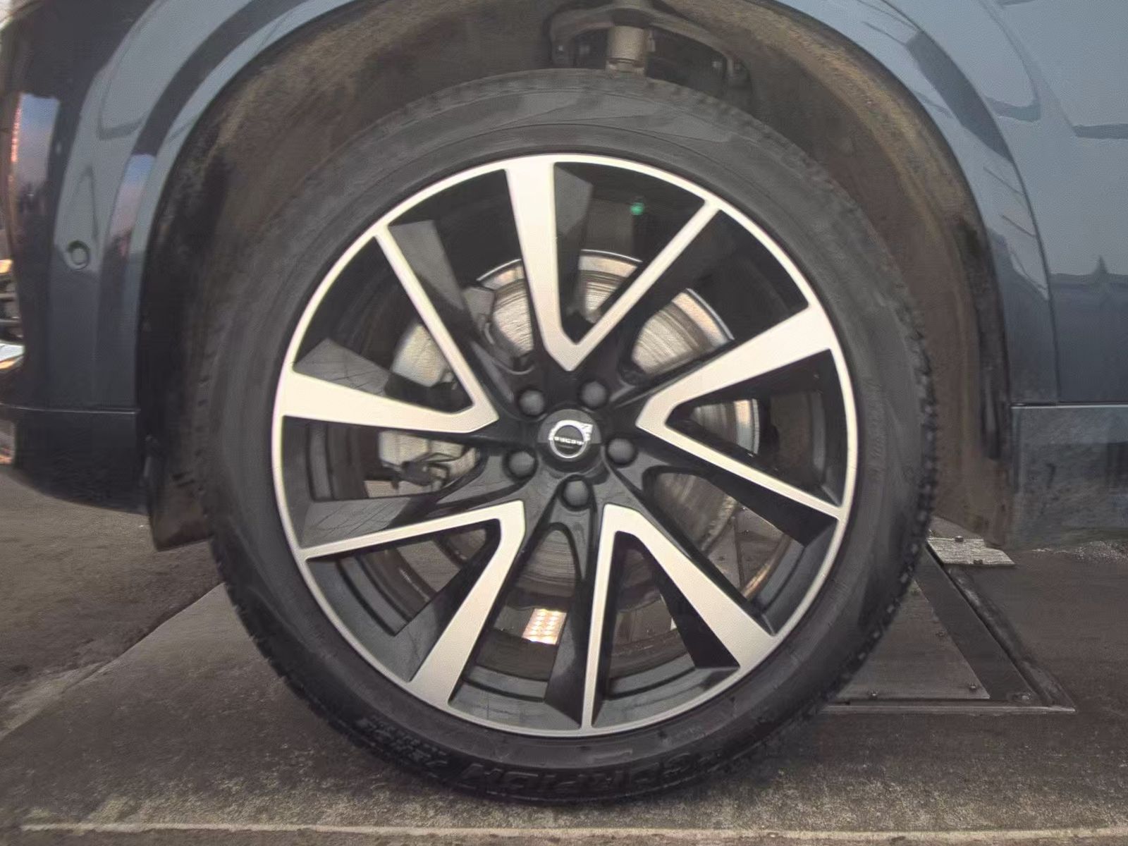 2024 Volvo XC90 B5 Plus AWD