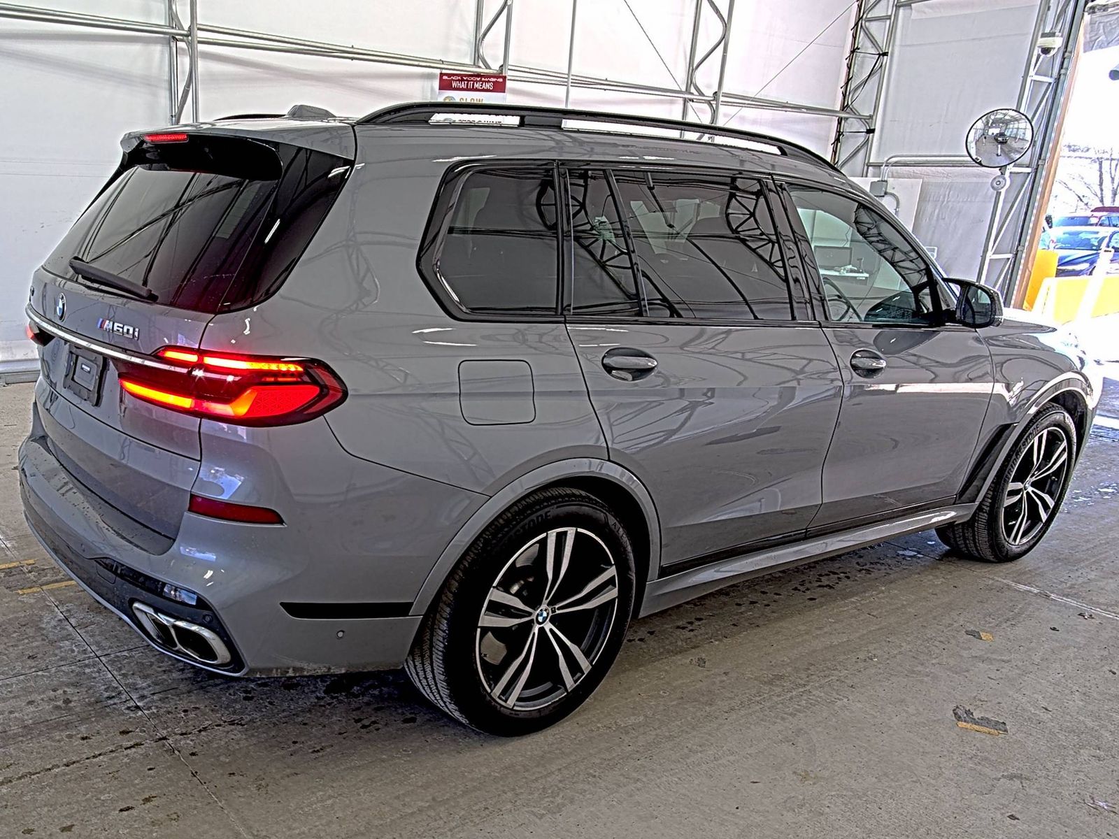 2023 BMW X7 M60i AWD