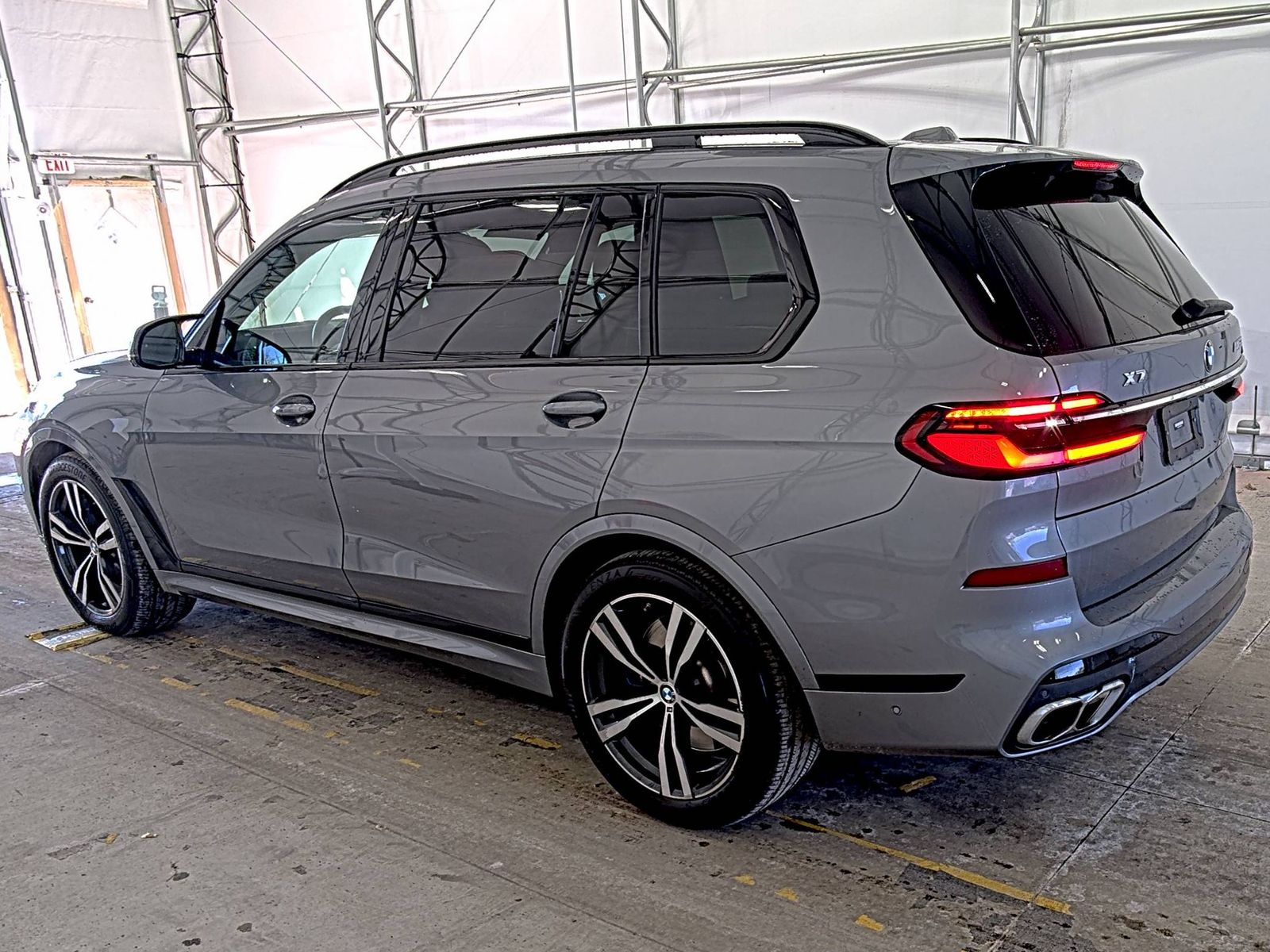 2023 BMW X7 M60i AWD