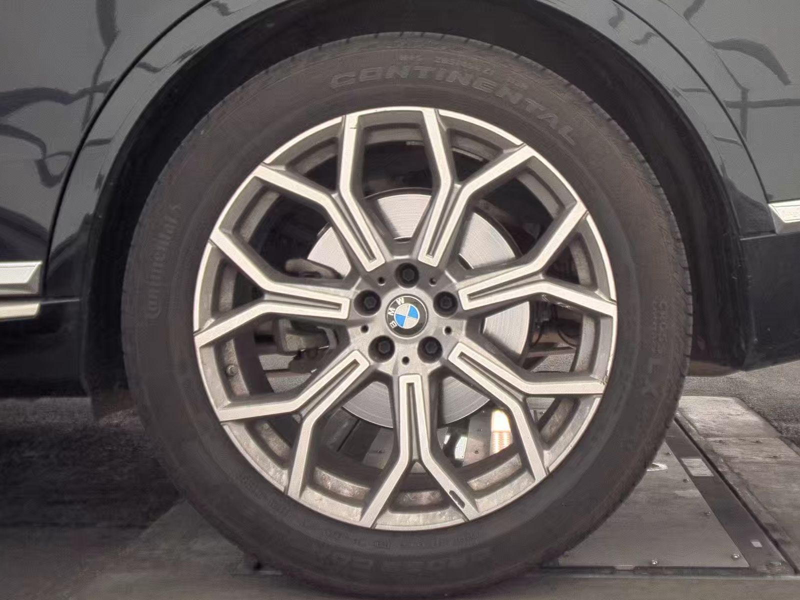 2025 BMW X7 xDrive40i AWD