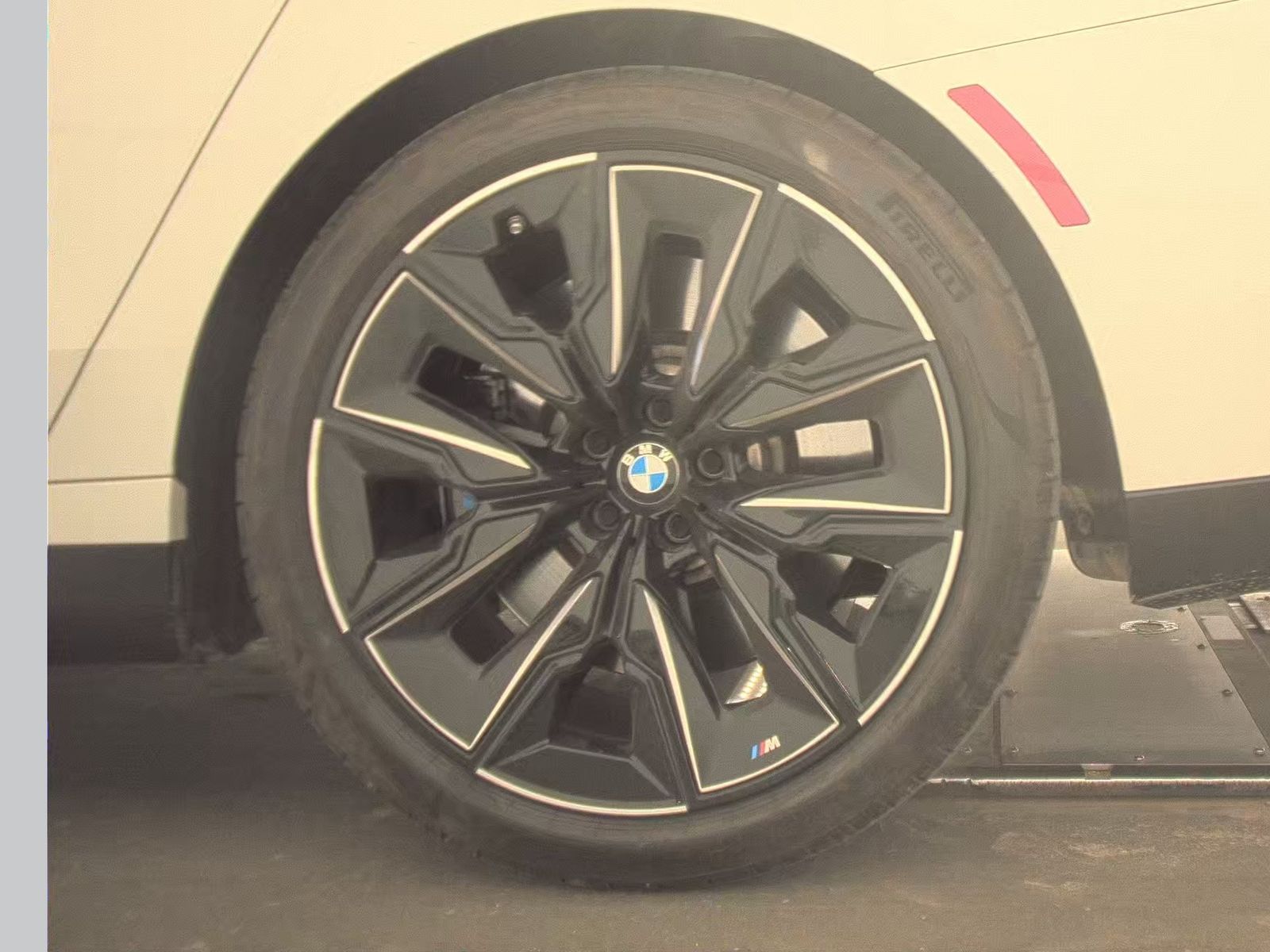 2023 BMW 7 Series 760i xDrive AWD