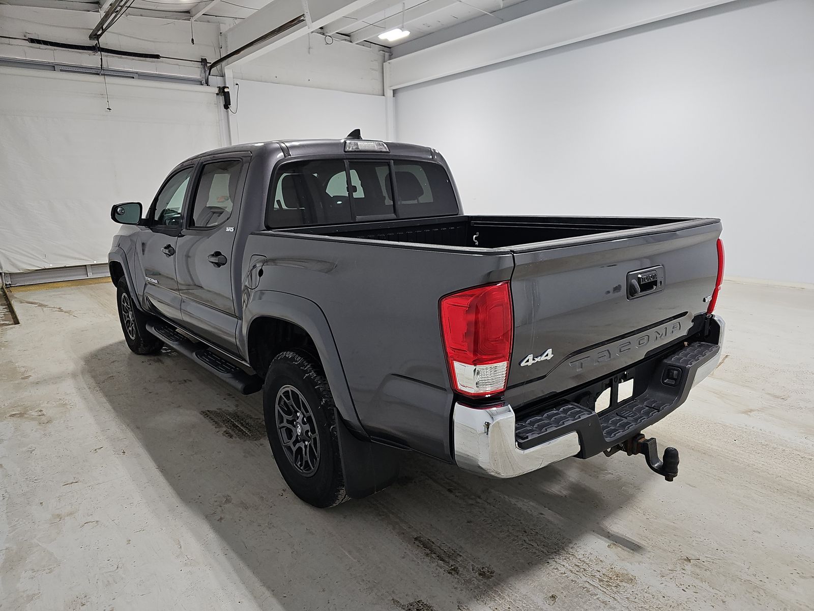 2017 Toyota Tacoma SR5 AWD