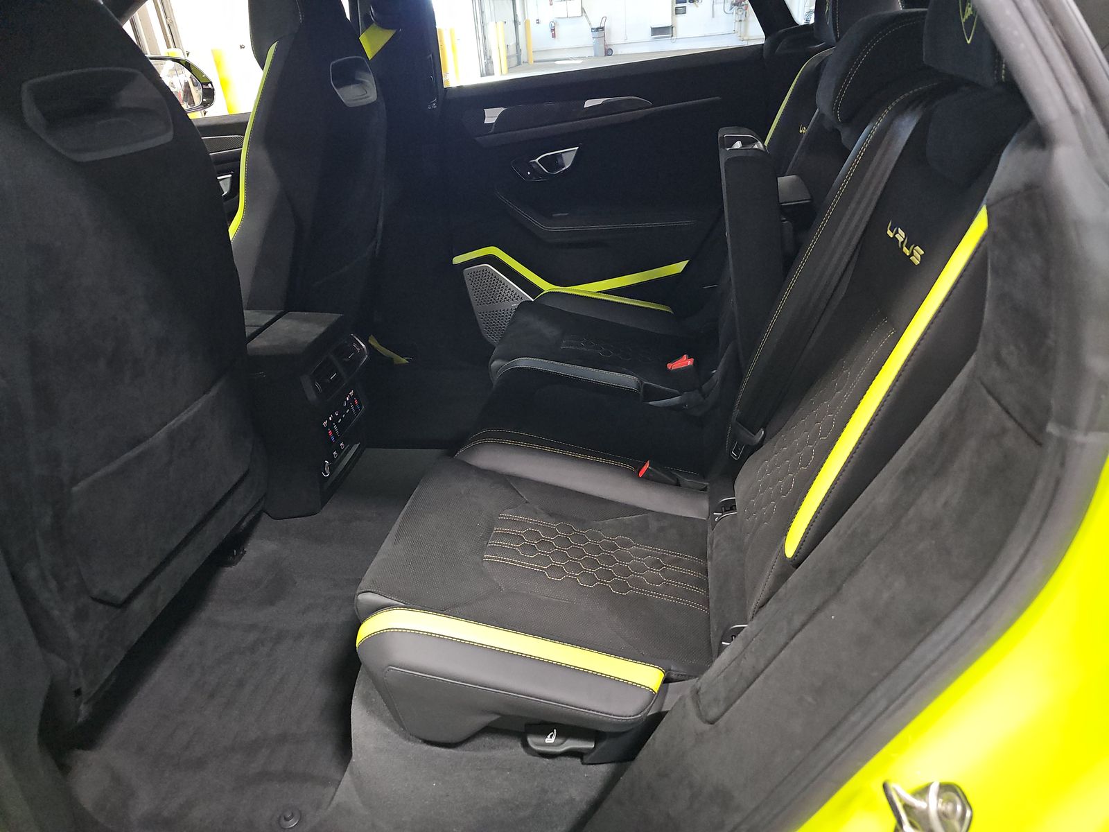 2024 Lamborghini Urus Performante AWD