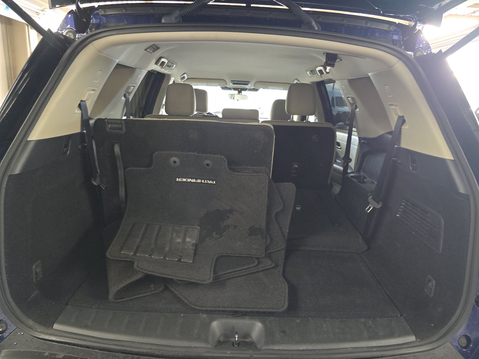 2023 Nissan Pathfinder SV FWD