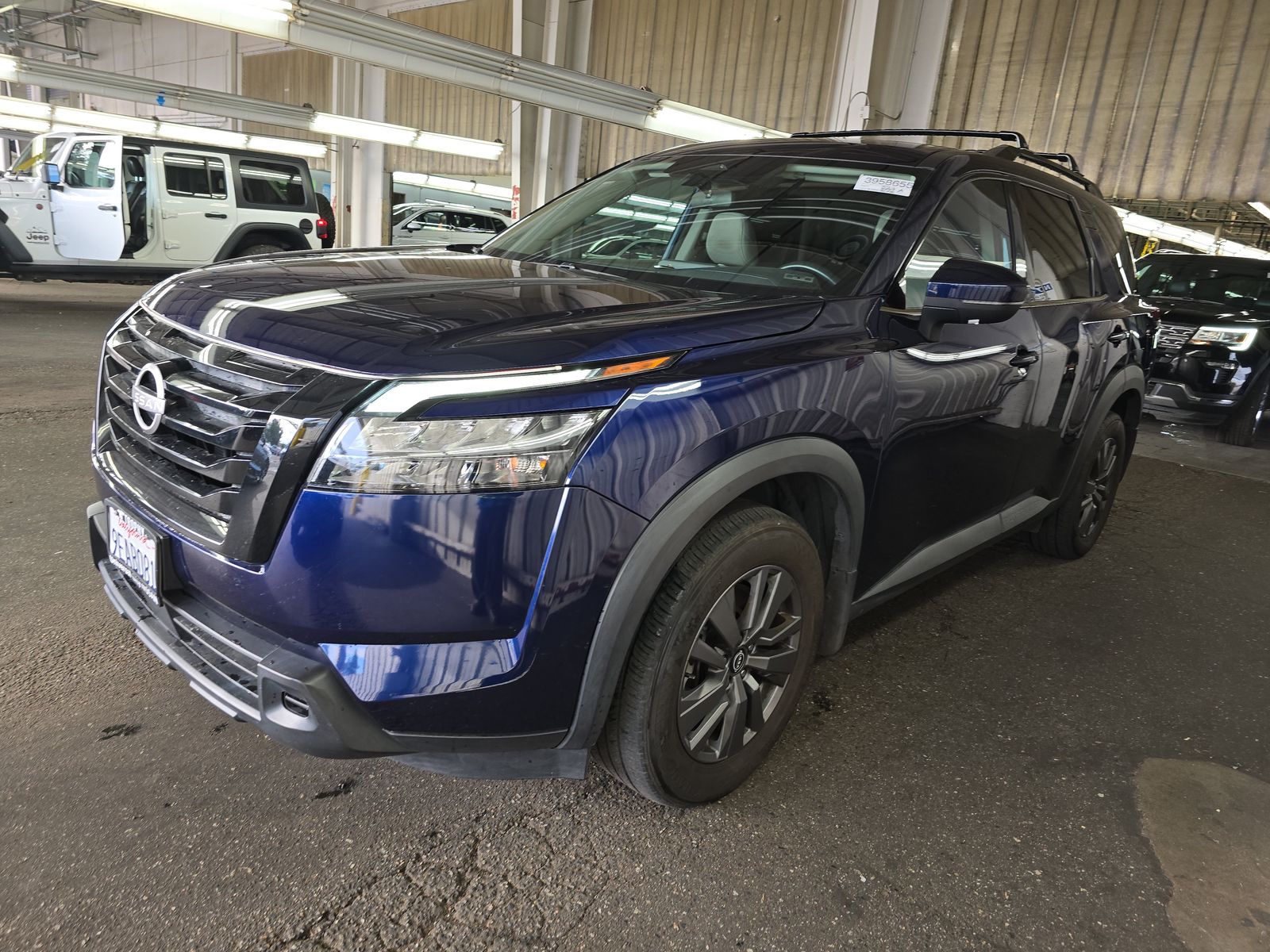 2023 Nissan Pathfinder SV FWD