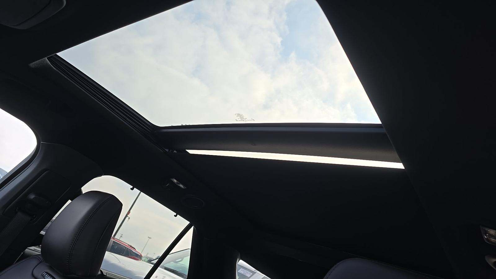 2025 Ford Explorer Platinum RWD