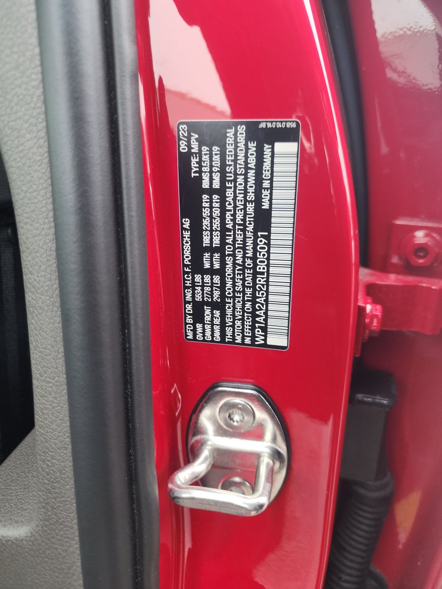 2024 Porsche Macan Base AWD