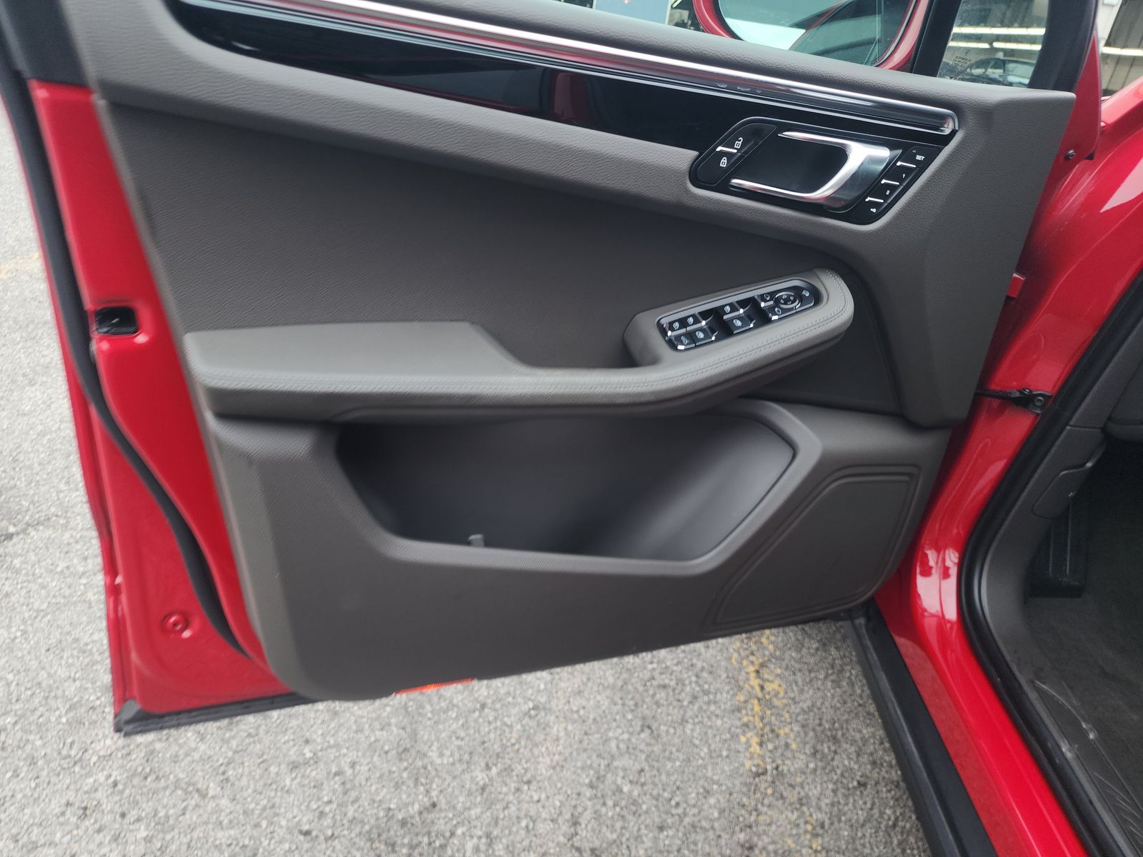 2024 Porsche Macan Base AWD