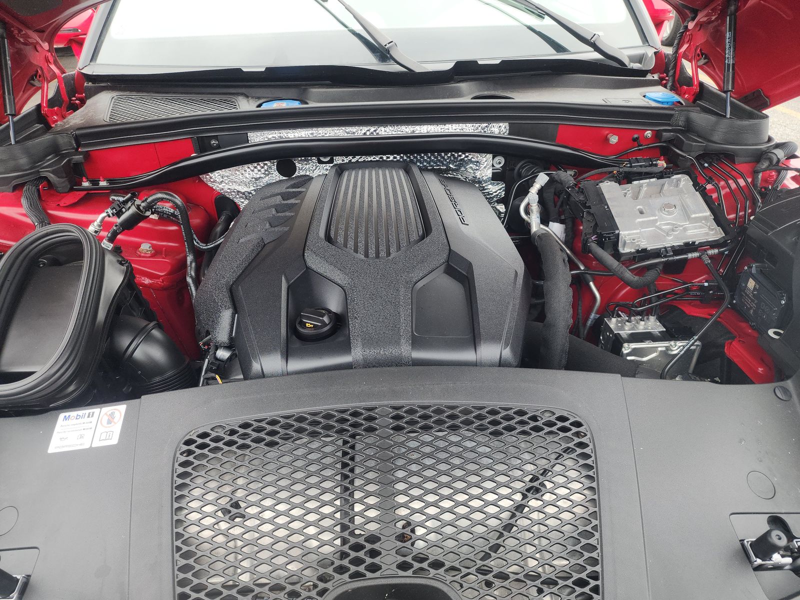 2024 Porsche Macan Base AWD