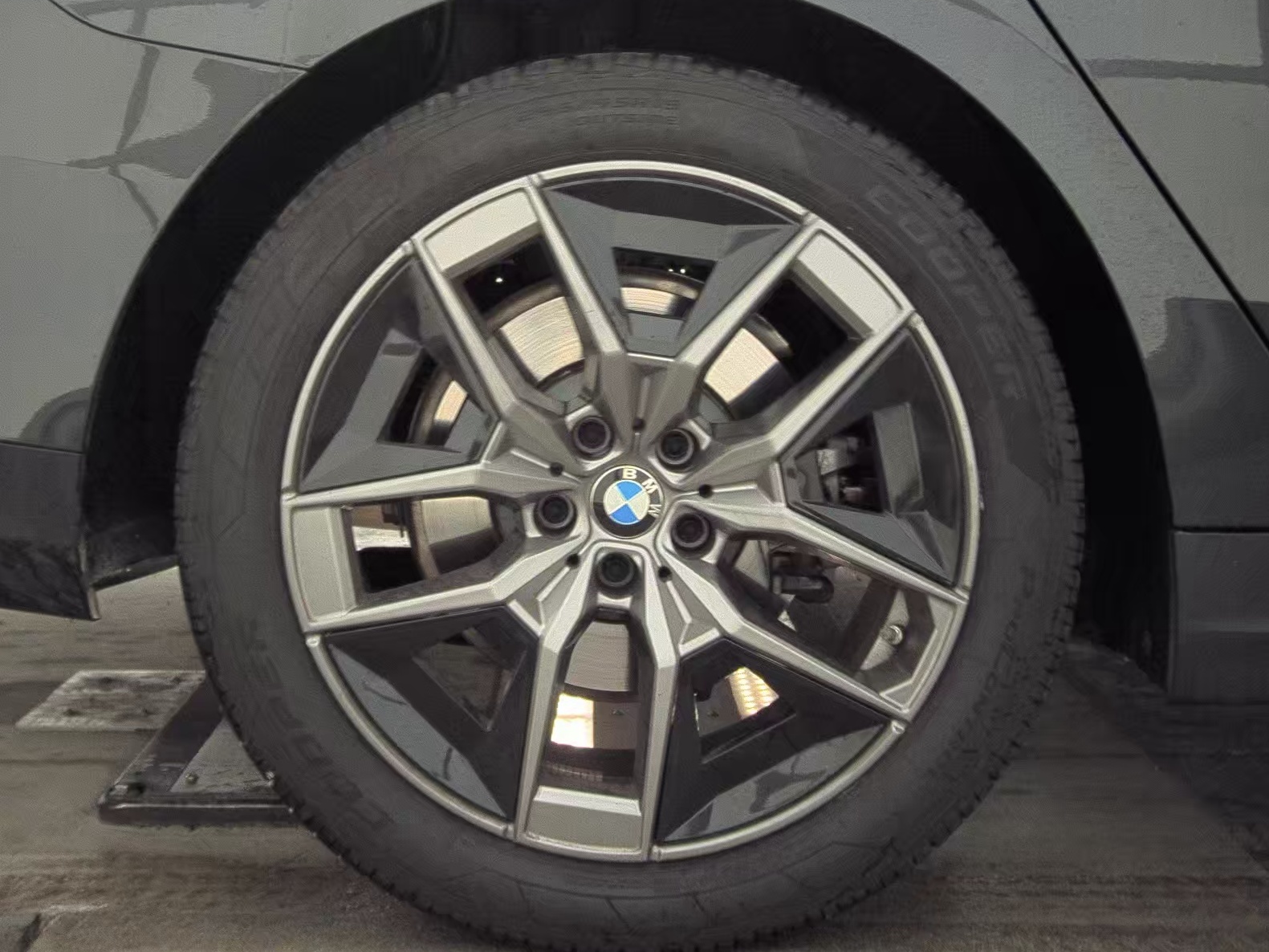 2026 BMW 5 Series 530i xDrive AWD