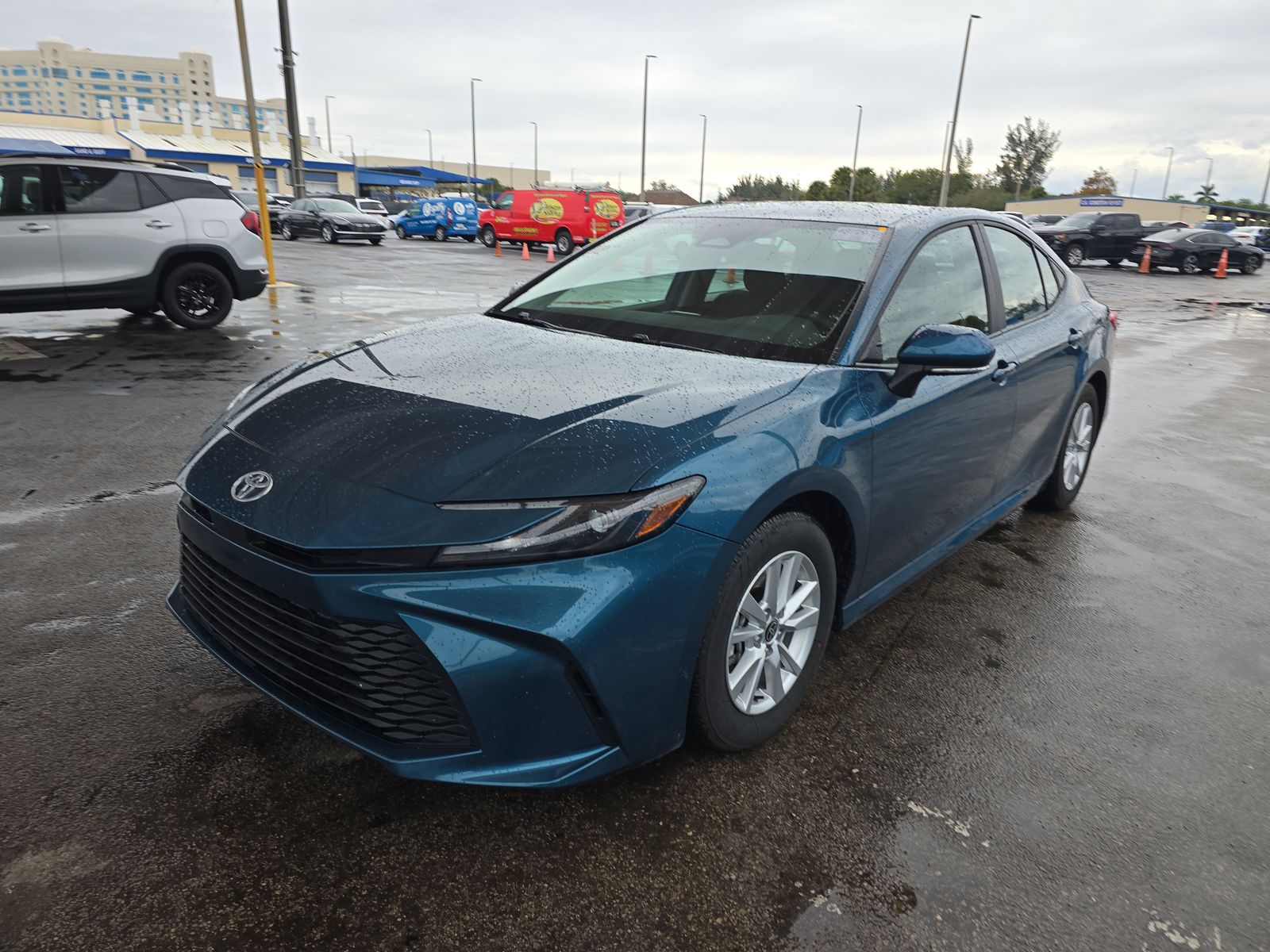 2025 Toyota Camry LE FWD