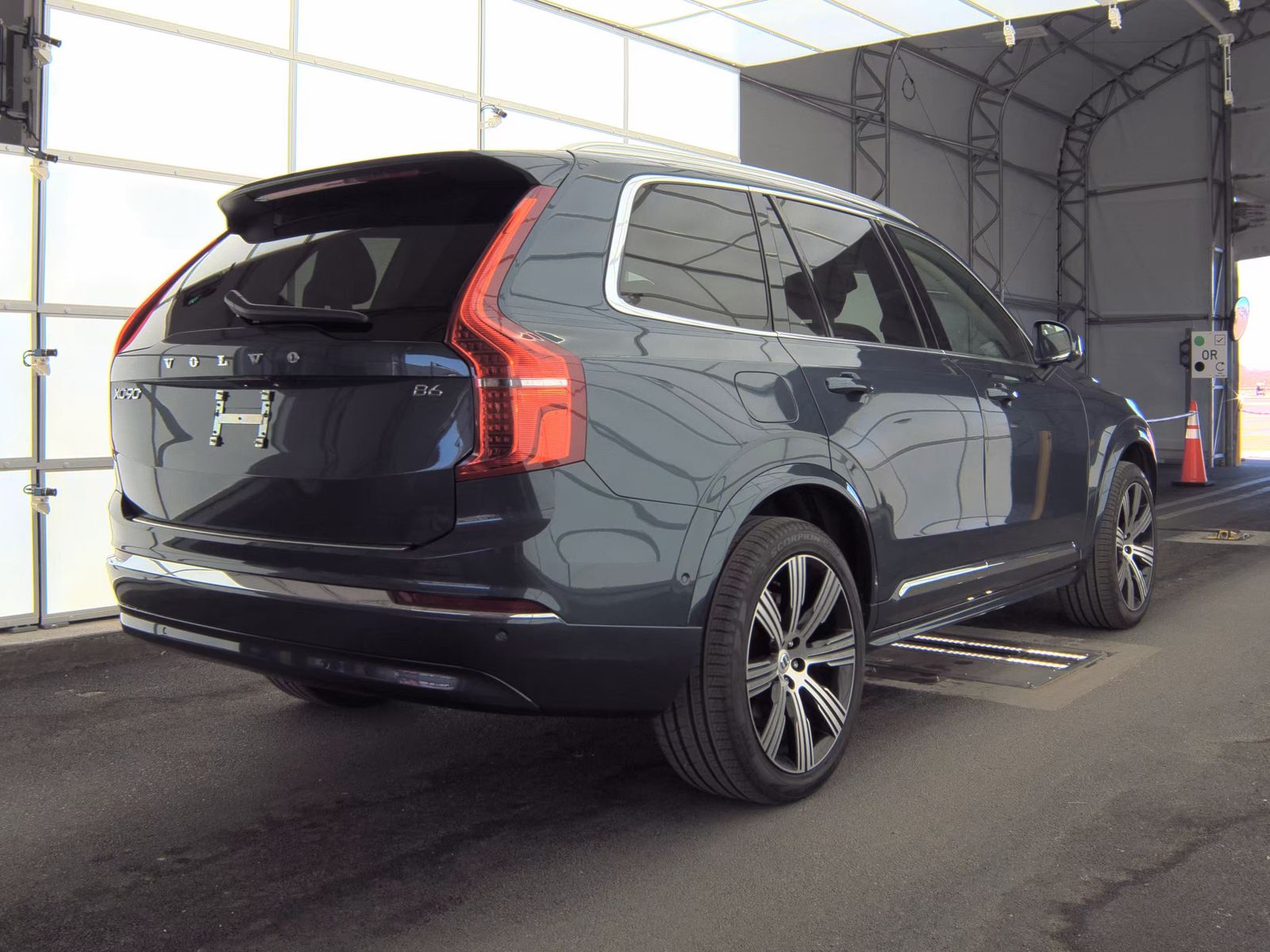 2025 Volvo XC90 B6 Plus AWD