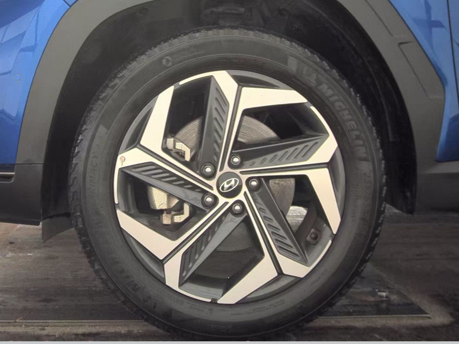 HYUNDAI LIMITED - 10