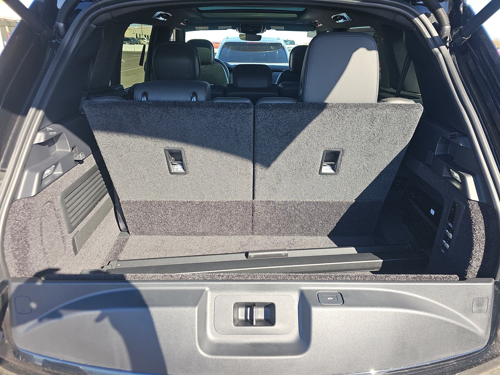 2025 Land Rover Range Rover SE LWB AWD