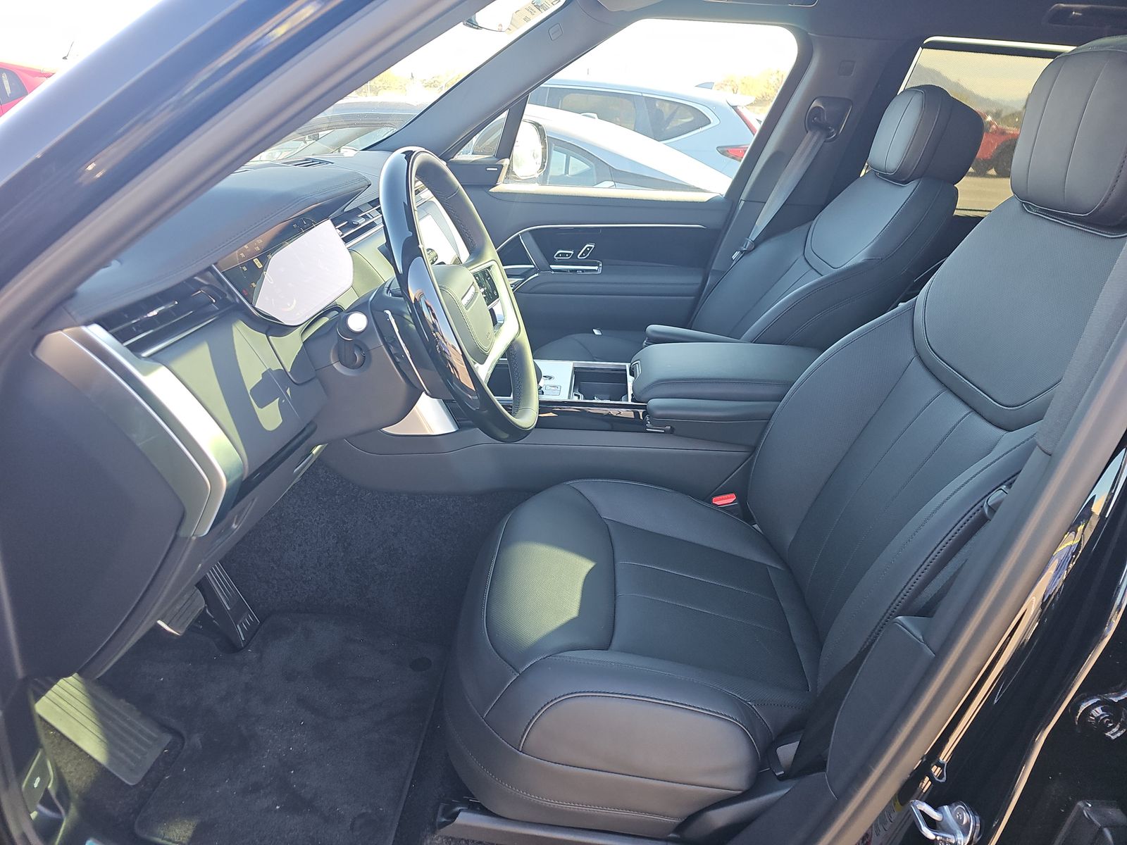 2025 Land Rover Range Rover SE LWB AWD