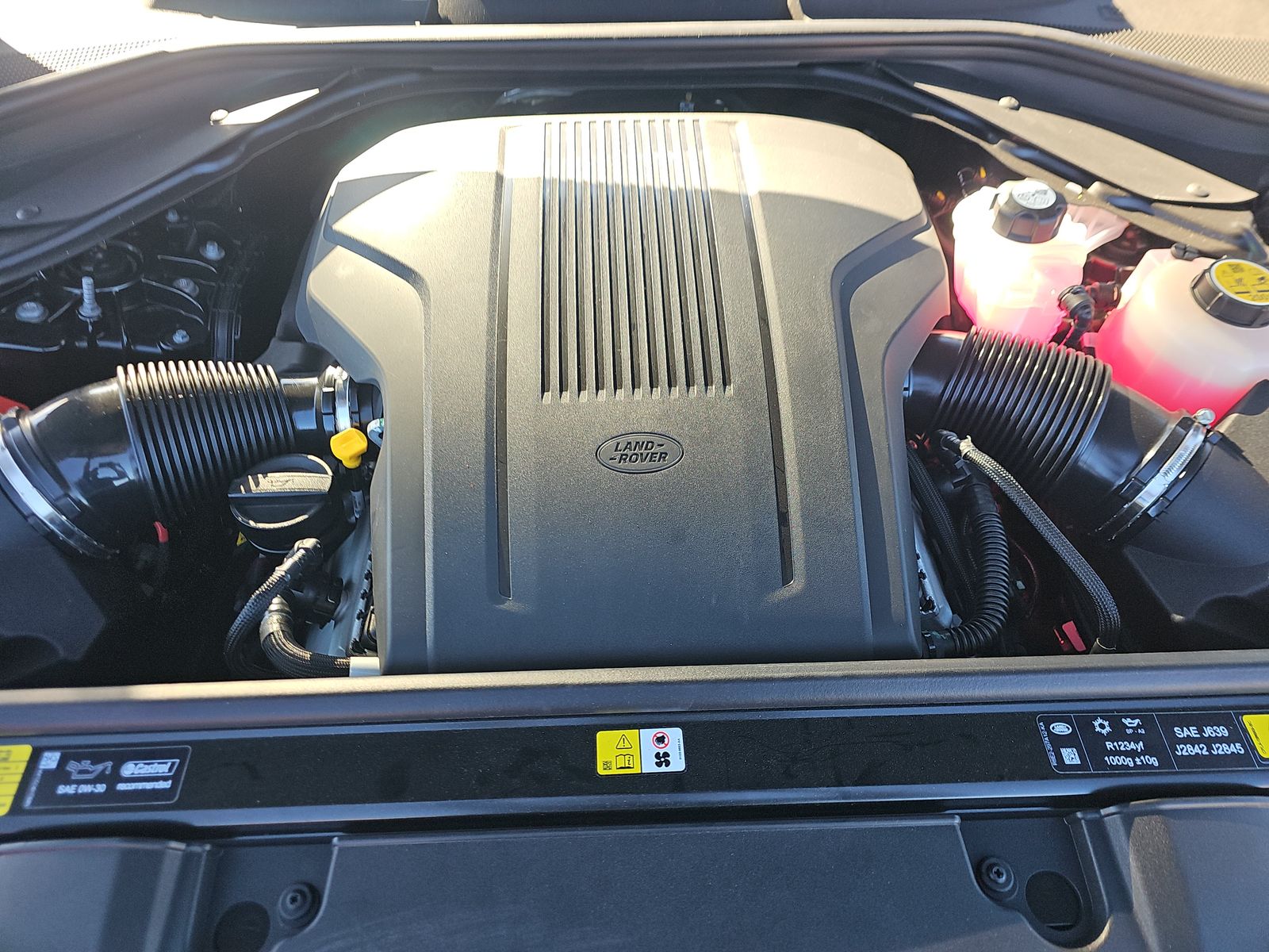 2025 Land Rover Range Rover SE LWB AWD