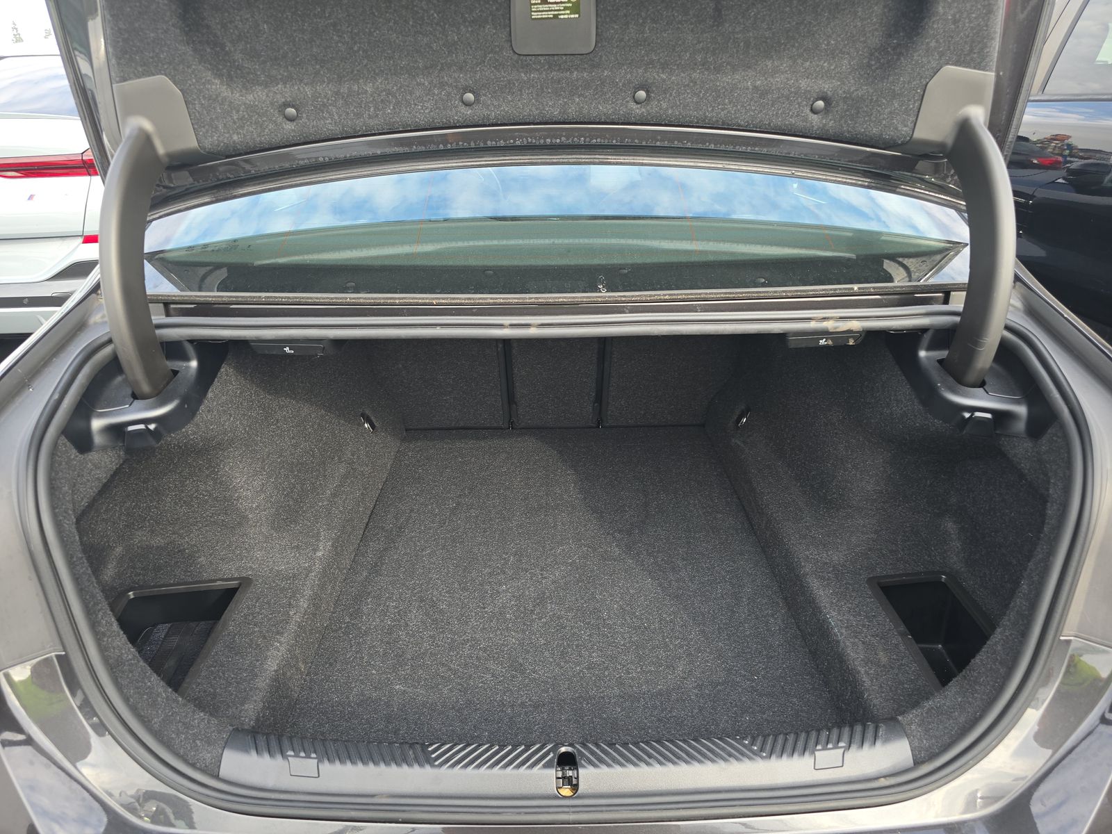 2025 BMW 5 Series 530i RWD