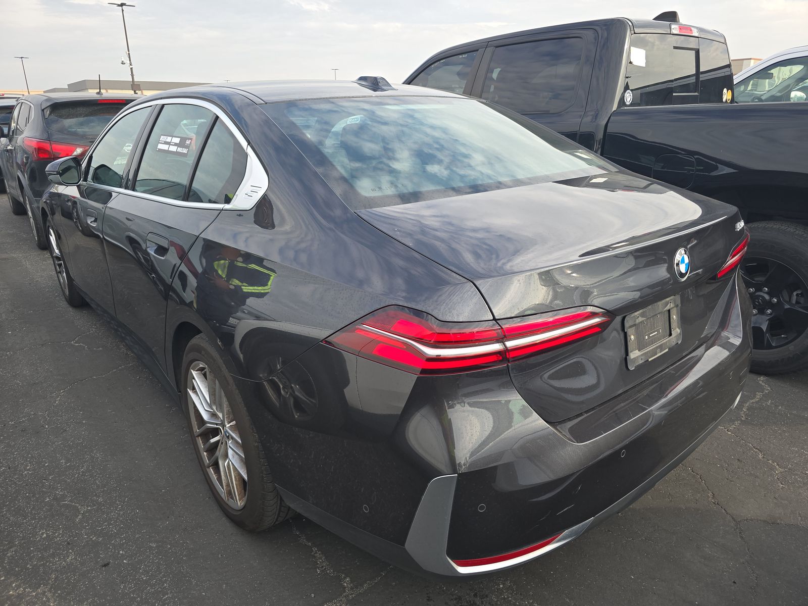 2025 BMW 5 Series 530i RWD