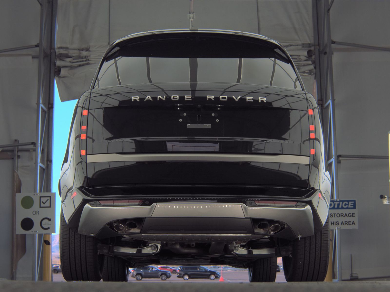 2025 Land Rover Range Rover SE LWB AWD