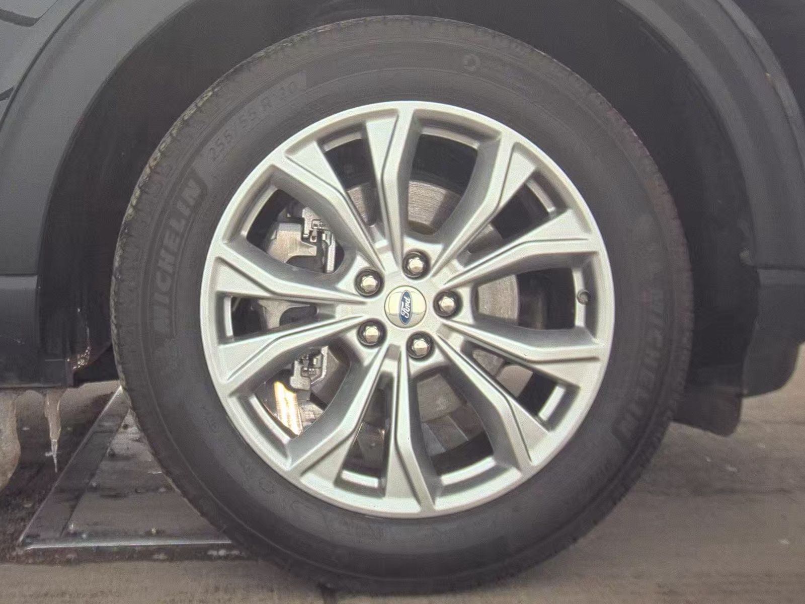 2023 Ford Explorer Limited AWD