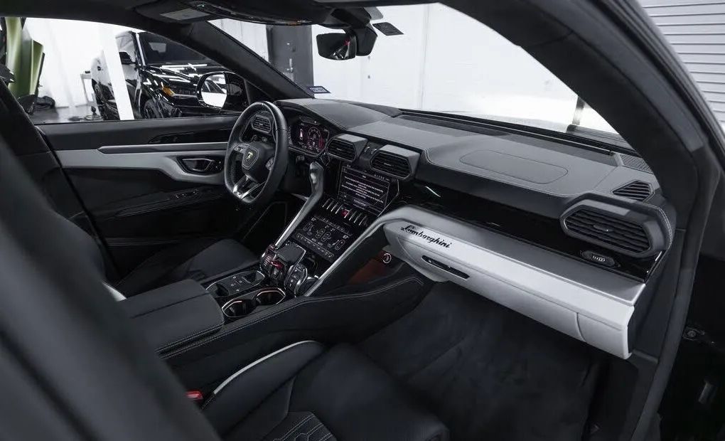 2023 Lamborghini Urus S AWD
