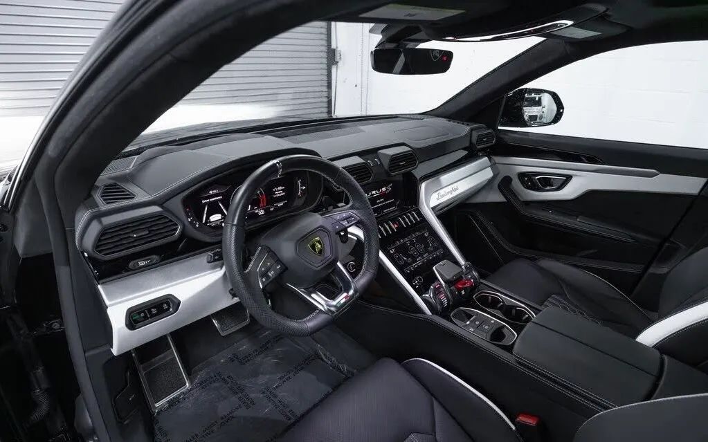 2023 Lamborghini Urus S AWD