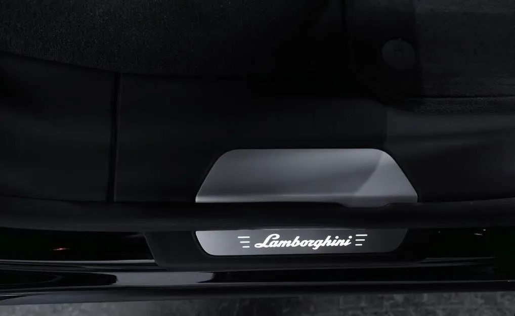 2023 Lamborghini Urus S AWD