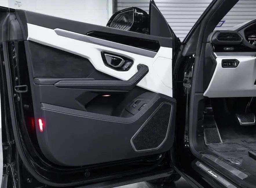 2023 Lamborghini Urus S AWD