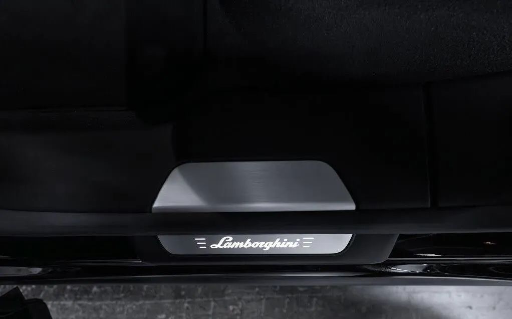 2023 Lamborghini Urus S AWD