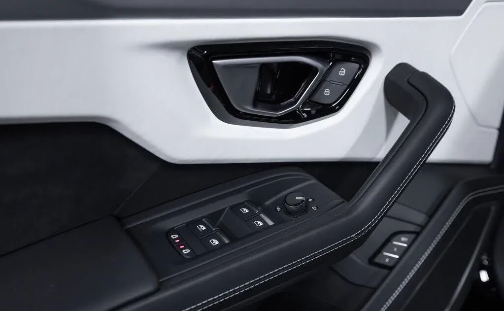 2023 Lamborghini Urus S AWD