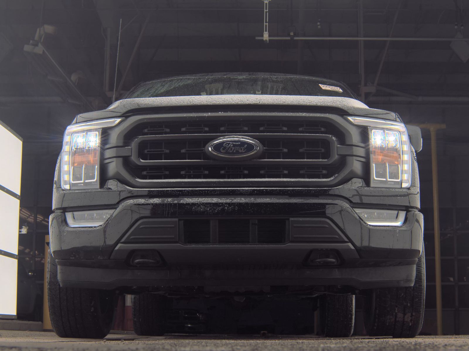 2023 Ford F-150 Hybrid XLT AWD